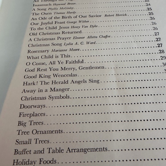 Better Homes & Gardens Treasury of Christmas Ideas (1966 Vintage Hardcover) - Picture 4 of 12
